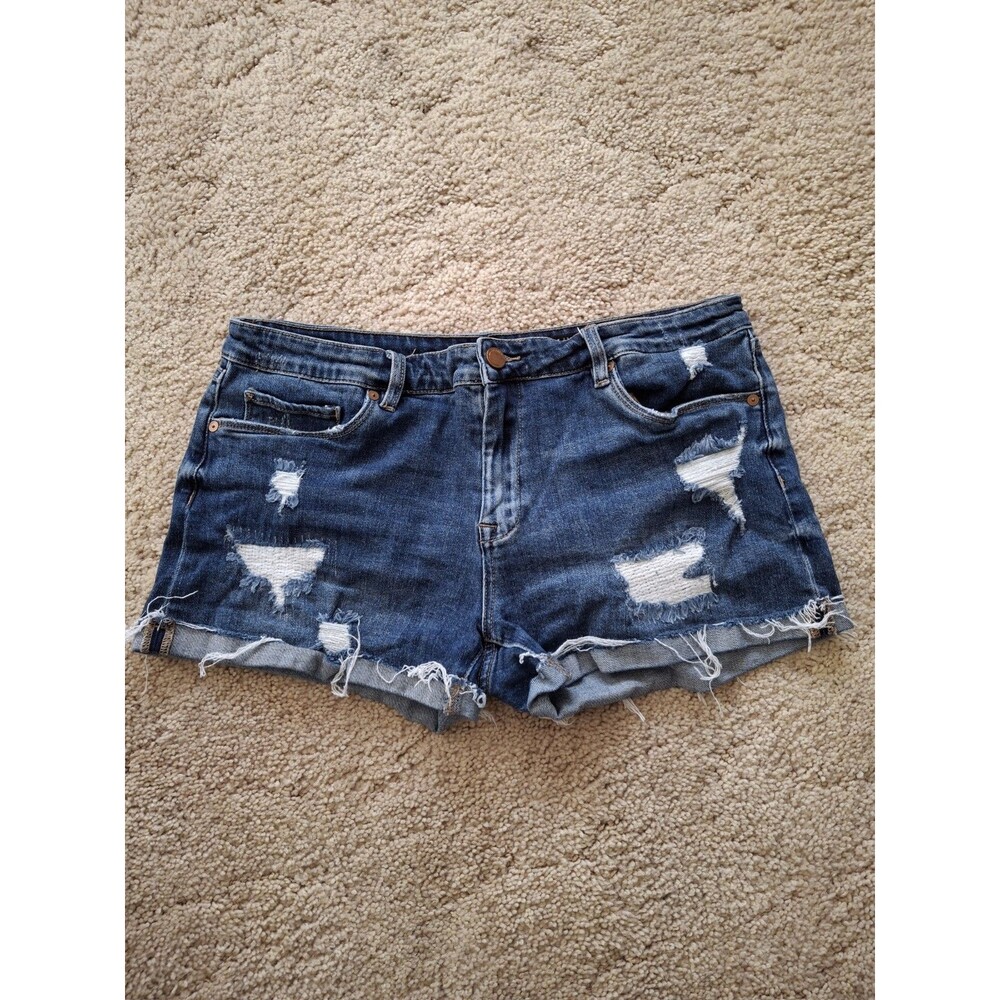 [BLANKNYC] The Fulton Roll Up Distressed Denim Shorts Size 31
